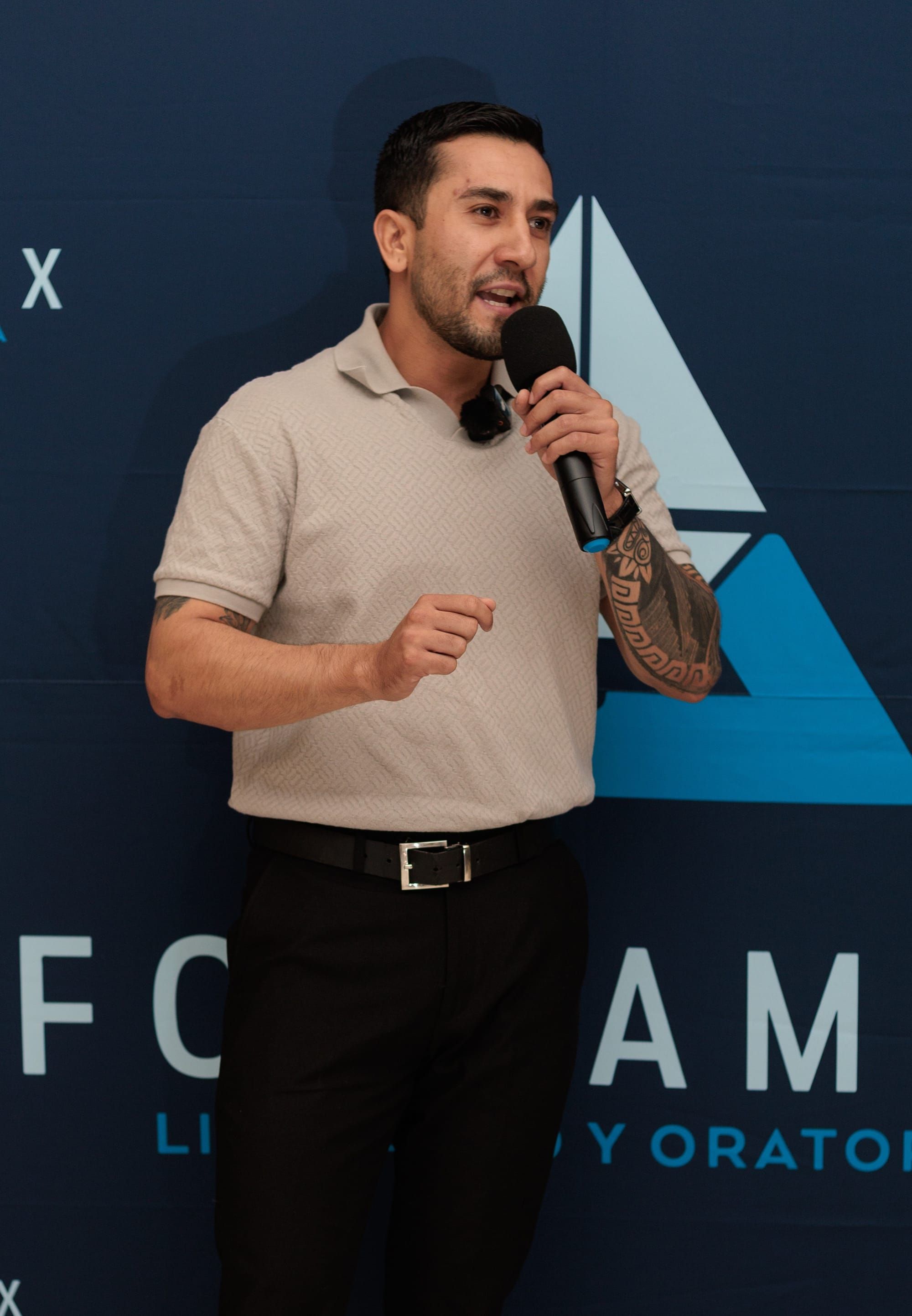 Entrenamiento de vocería y medios