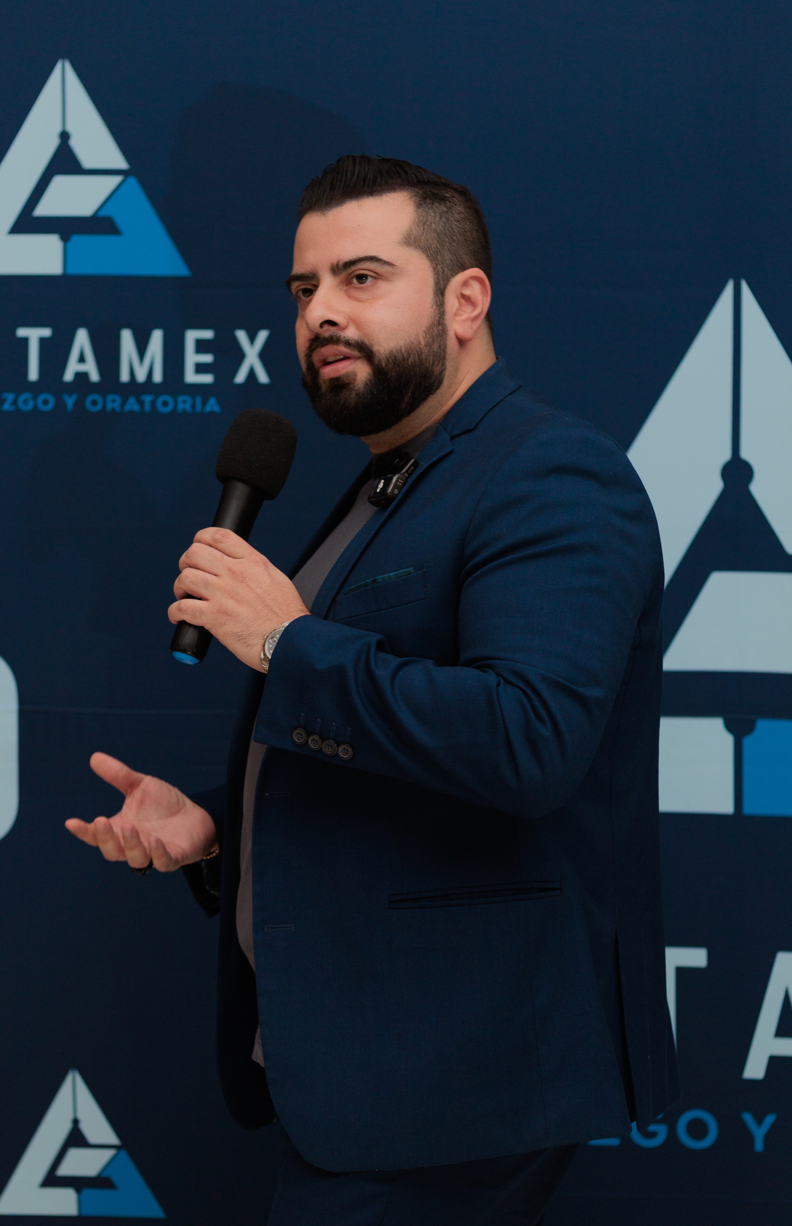 Liderazgo de impacto en escenario